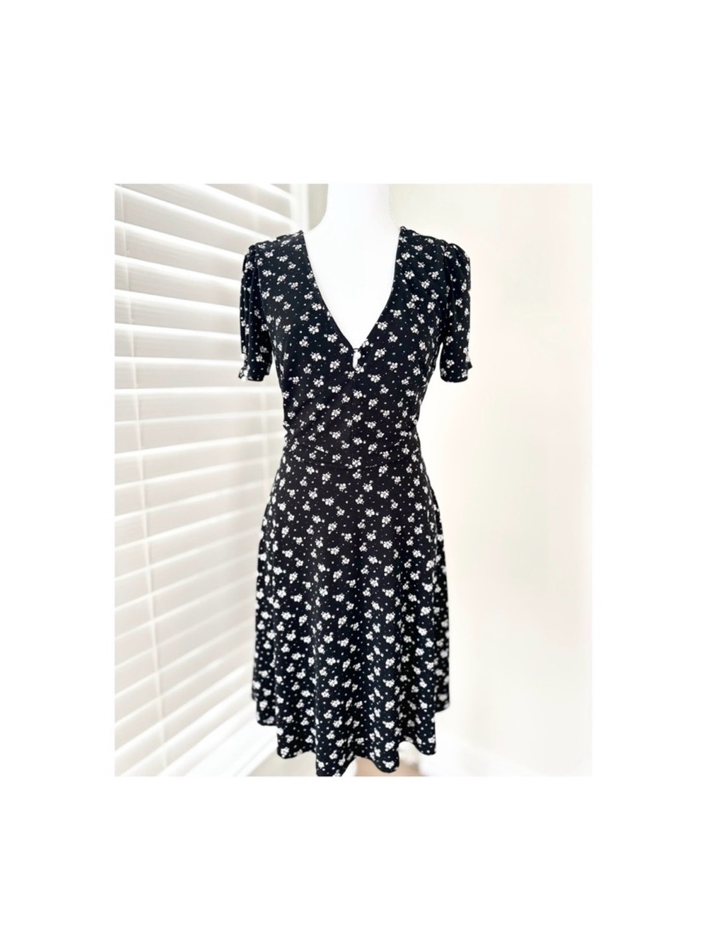 Simons Black Floral V-Neck Midi Dress